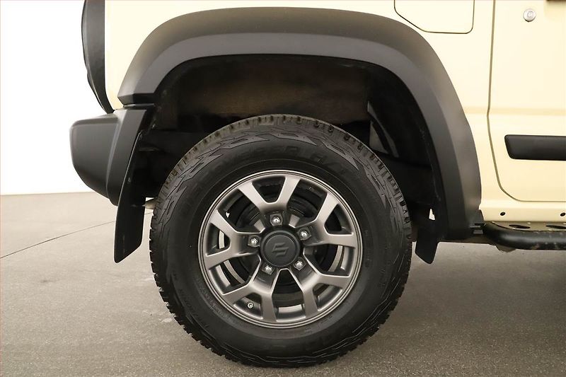 Suzuki Jimny (2023) 1.5 AllGrip - fotka 11 z 11