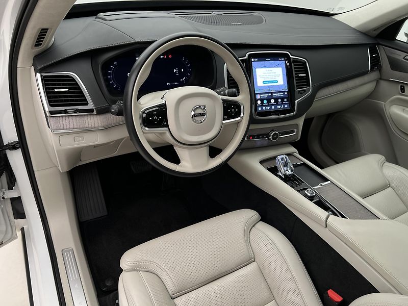Volvo XC90 B5 AWD ULTIMATE BRIGHT 7 MÍST  - fotka 4 z 51