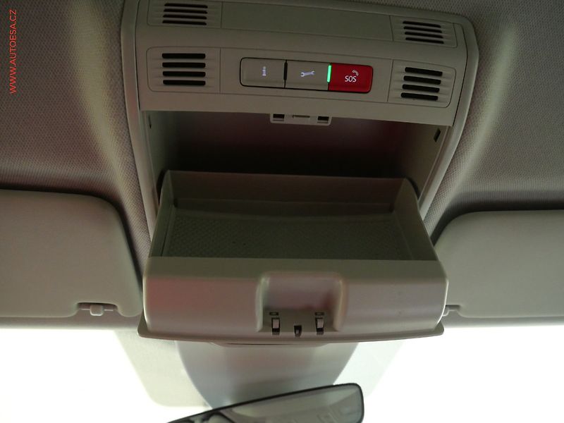 Škoda Kamiq (2021) 1.0 TSi, Ambition Plus, navi - fotka 23 z 23