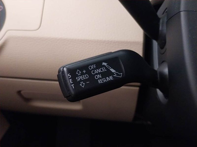 Volkswagen CC (2012) Comfortline 2.0 TDI, Automat - fotka 27 z 28