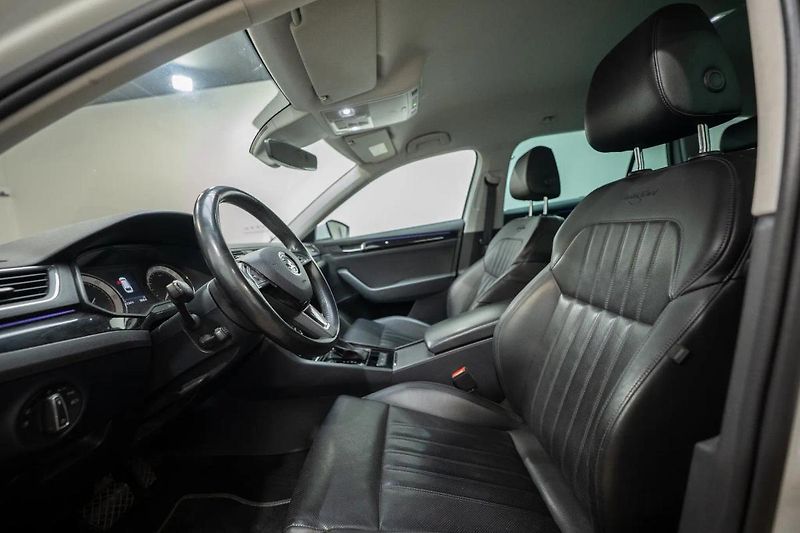 Škoda Superb 2.0 TDI 110 kW L&K - fotka 8 z 36
