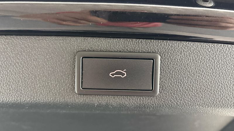 Škoda Superb 2.0 TSI DSG Sportline Combi - fotka 21 z 33