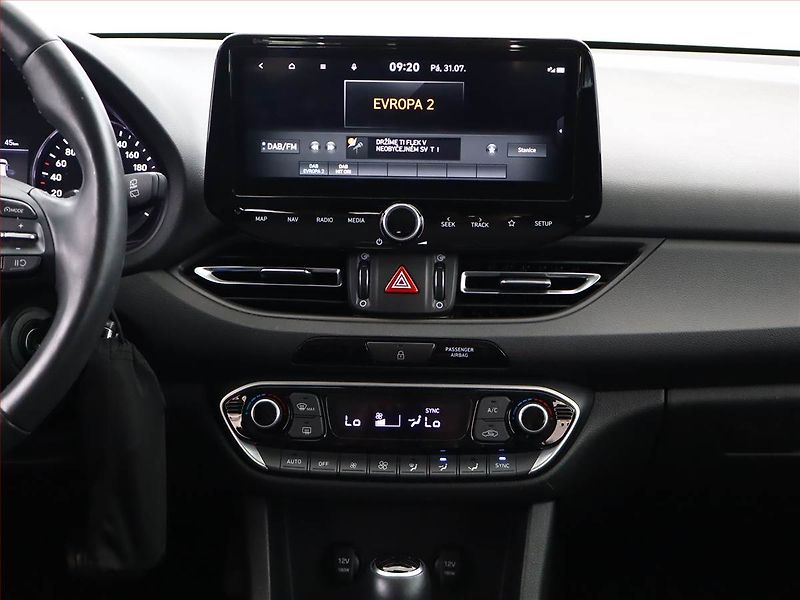 Hyundai i30 (2022) 1.5 T-GDI MHEV, Automat - fotka 10 z 18