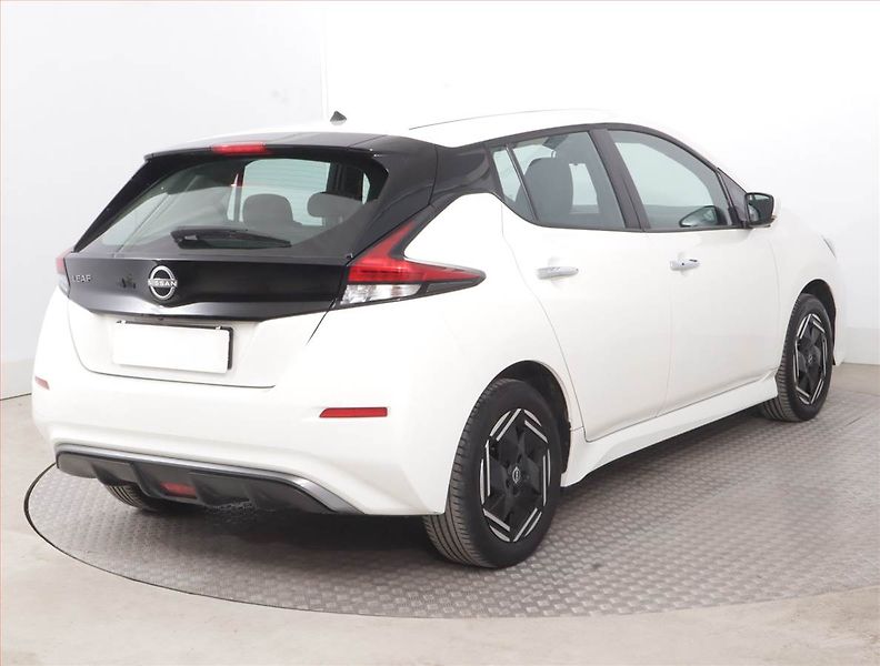 Nissan Leaf (2022) 40 kWh, SoH 91%, Automat - fotka 5 z 17