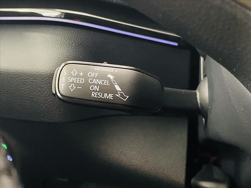 Škoda Karoq 1,5 TSI 110kW Top Selection - fotka 21 z 27