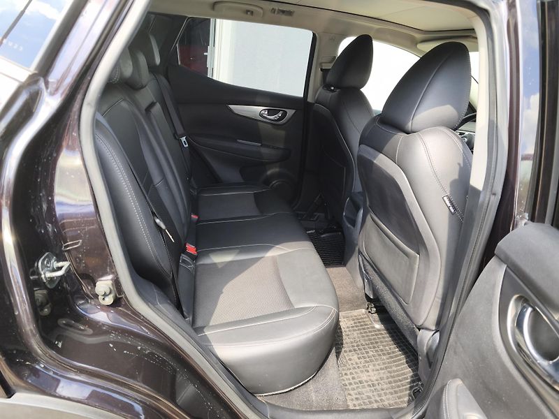 Nissan Qashqai (2017) 1,6 DIG-T 120kW-zadáno! - fotka 14 z 20