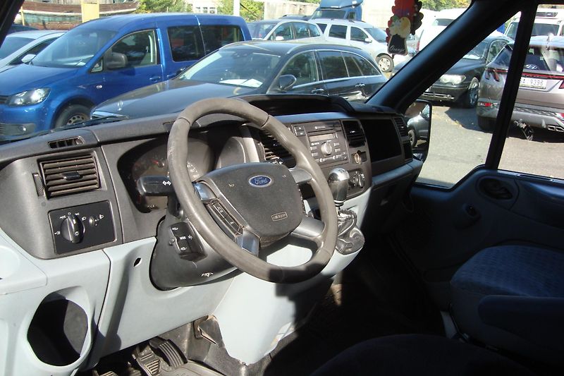 Ford Transit (2010) 300L, 2.2 TDCi - fotka 20 z 51