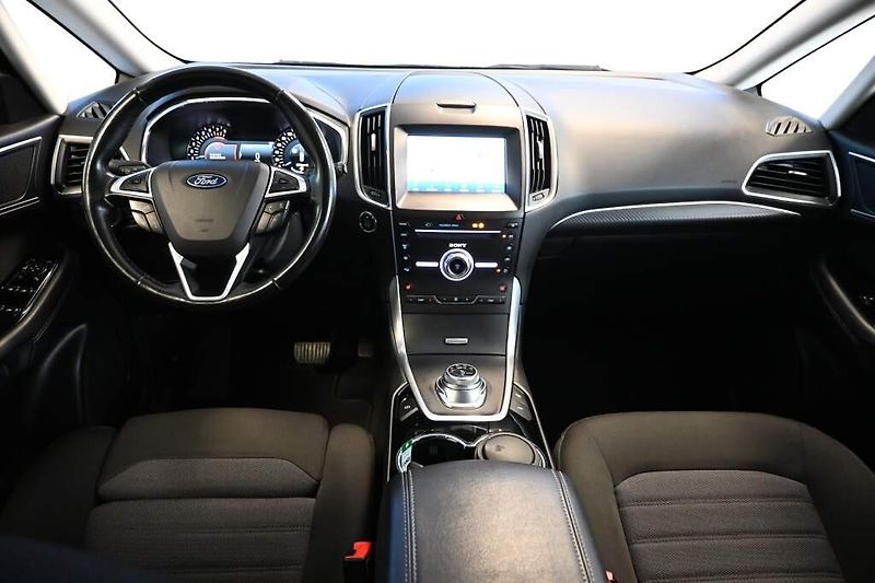 Ford S-MAX (2022) 2.5 LED SONY ACC Tažné FHEV DU - fotka 12 z 33