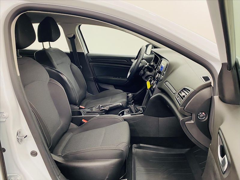 Renault Mégane 1,3 TCe 85 kW 1. maj. ČR - fotka 8 z 25