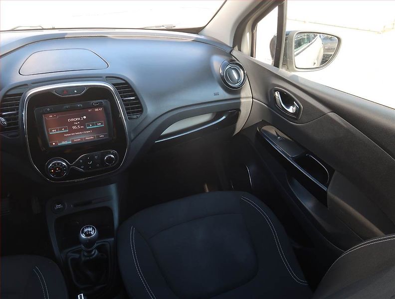 Renault Captur (2017) Limited 1.2 TCe, Serv.kniha - fotka 8 z 19