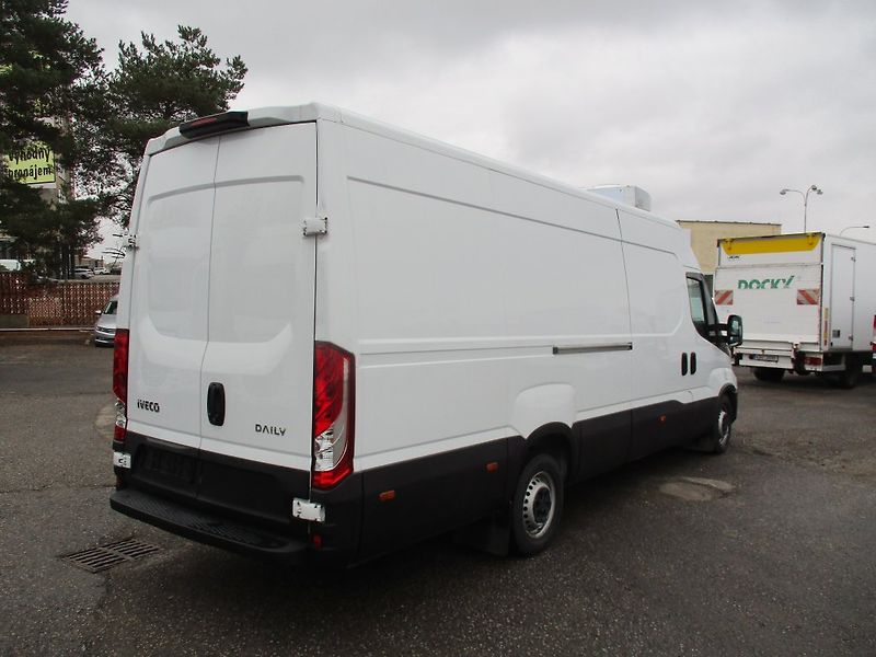 Iveco Daily 35S16, chladící Zanotti Z380 + - fotka 4 z 21