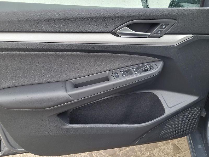 Volkswagen Golf (2026) People 1,5 eTSI 85kW 7DSG mHEV - fotka 9 z 22