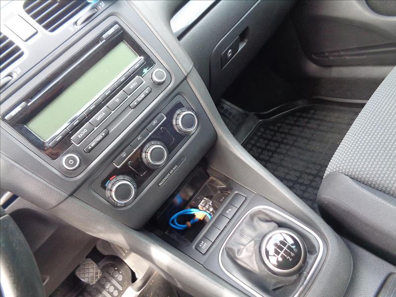 Volkswagen Golf 1,4 - fotka 12 z 13