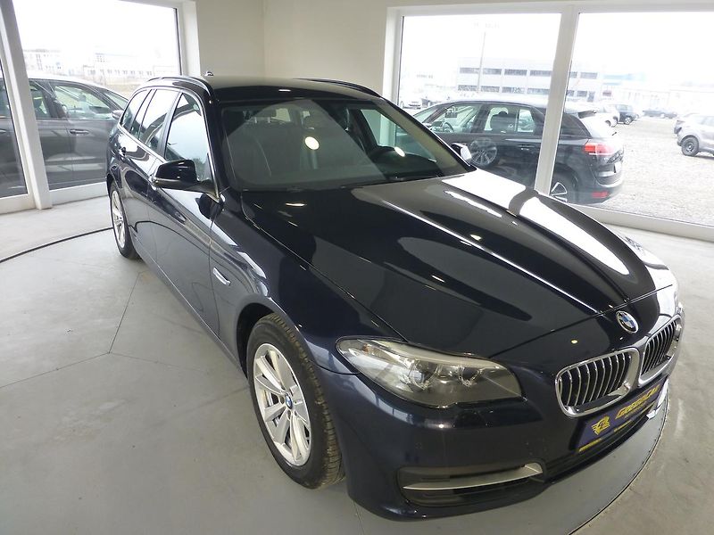 BMW Řada 5 (2016) 520D-KAMERA*ALU**XENONY - fotka 3 z 29
