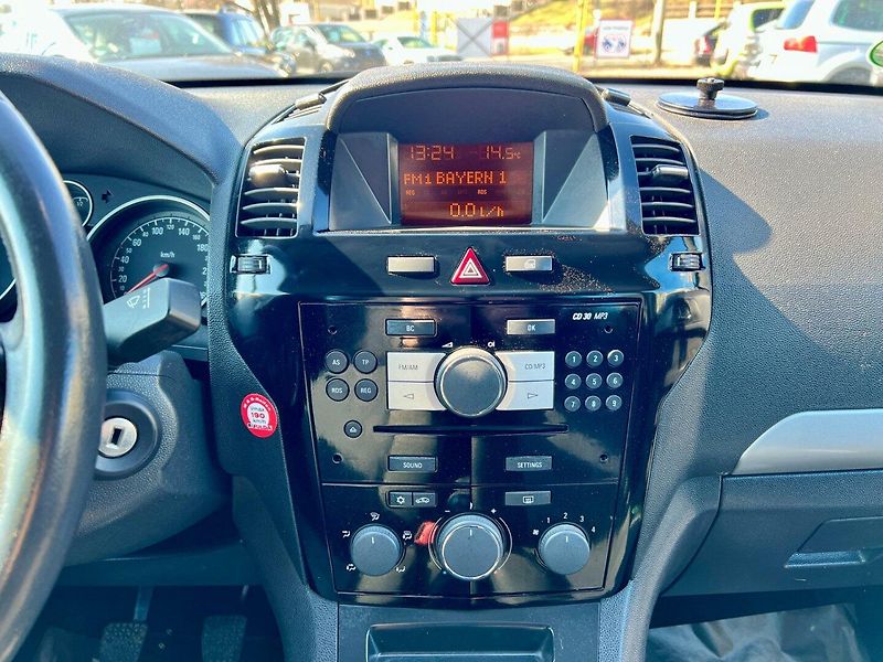 Opel Zafira (2010) 1.8i 103 kW 7 míst,Klima,Stav - fotka 15 z 19