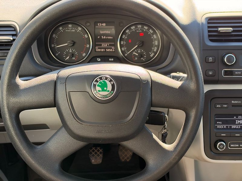Škoda Fabia (2011) 1.2TSI 77kW Ambition+ - fotka 16 z 28