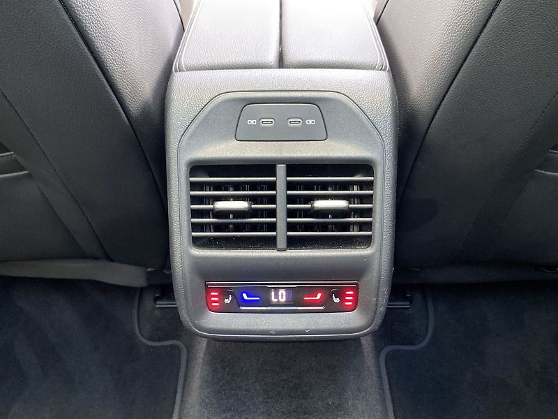 Škoda Superb (2025) Combi iV 1.5 TSI DSG SportLine - fotka 32 z 40