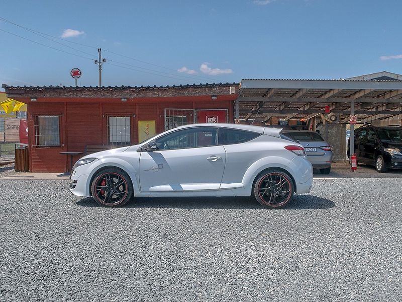 Renault Mégane (2012) 2.0T 195KW RS TROPHY - fotka 9 z 52