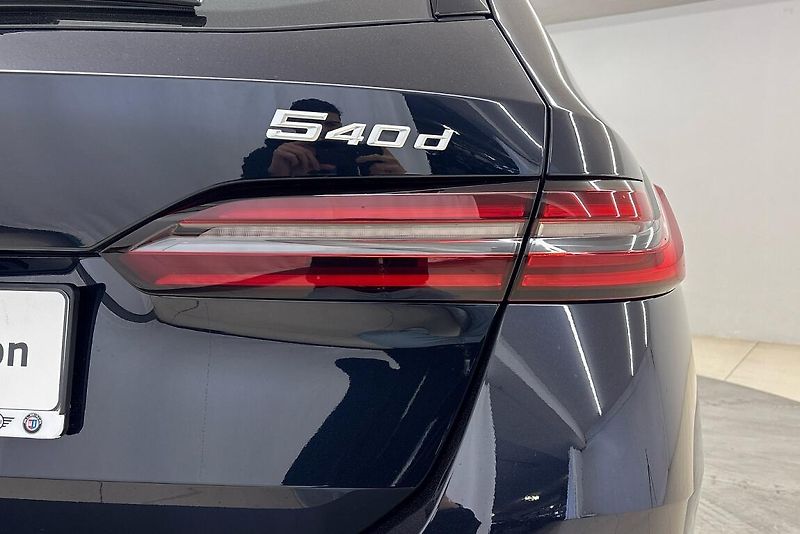 BMW Řada 5 540d xDrive Touring - fotka 5 z 13
