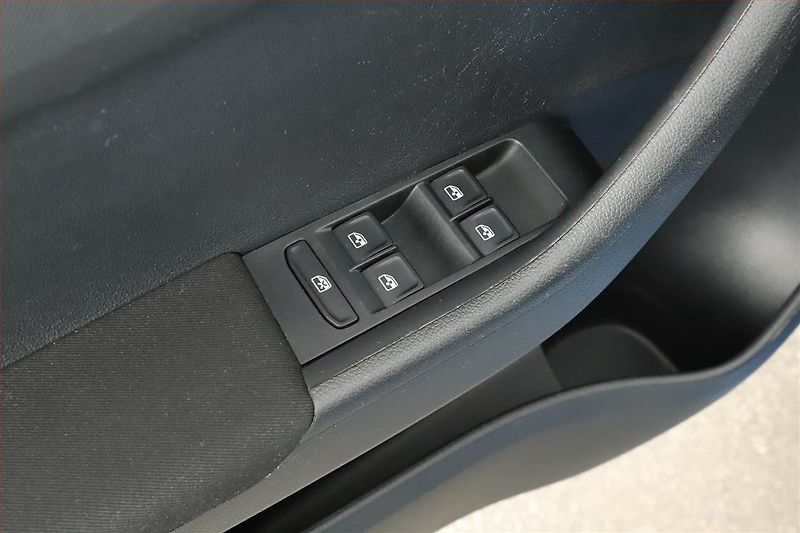 Škoda Fabia (2015) Ambition 1.2 TSI, Tempomat - fotka 8 z 12