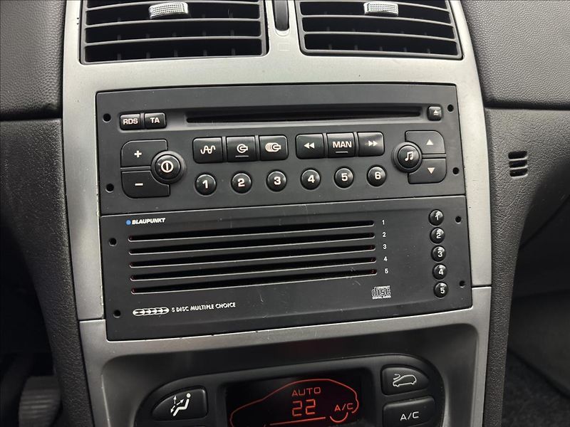 Peugeot 307 2,0 HDi 79kW KLIMA ALU TAŽNÉ - fotka 12 z 22