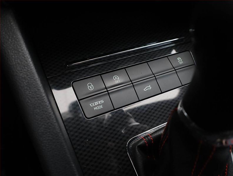 Škoda Octavia (2015) RS 2.0 TSI, Automat, ČR,1.maj - fotka 12 z 18