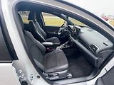Toyota Yaris 1.5 Hybrid 130k GR-SPORT VIP - náhled 17
