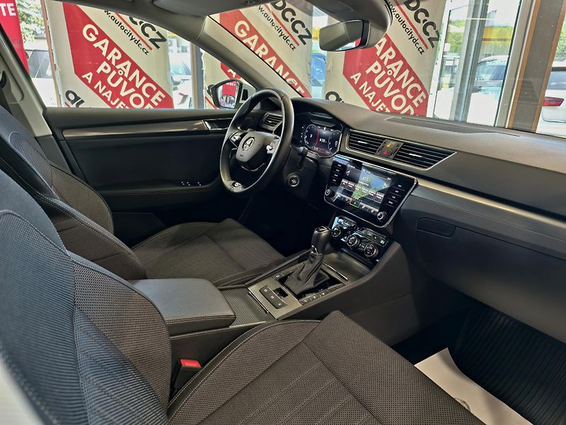 Škoda Superb 2.0 TDi DSG STYLE, ACC, KAMERA - fotka 8 z 25