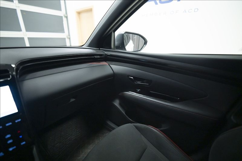 Hyundai Tucson 1,6 T-GDI N-LINE NAVI KAMERA - fotka 38 z 47