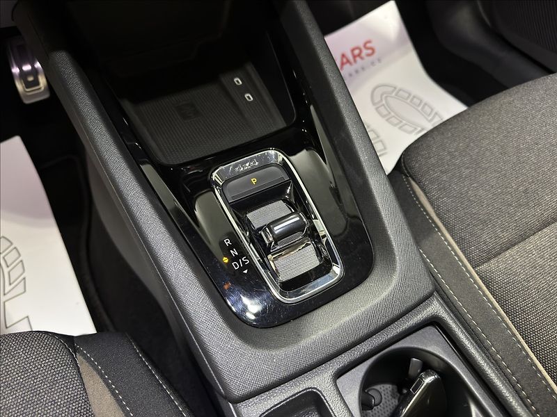Škoda Octavia 2,0   TDI SCOUT 4X4 110KW HEAD - fotka 19 z 37