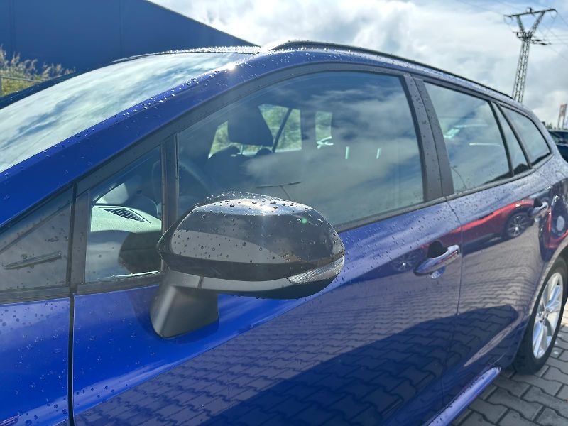 Toyota Corolla 1.8 HSD e-CVT Comfort Tech - fotka 25 z 26