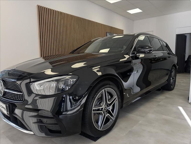 Mercedes-Benz Třídy E E300 DE EQ POWER 225 KW AMG - fotka 4 z 41
