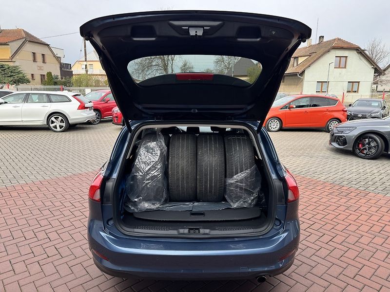 Ford Focus (2018) 2.0TDCi Titanium LED Kamera - fotka 19 z 49