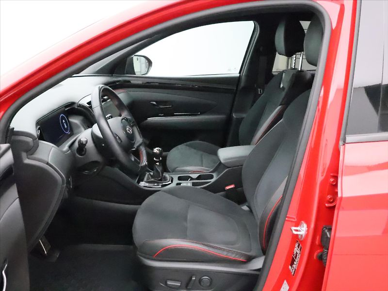 Hyundai Tucson 1,6 T-GDI 4x4 N-Line 1.Maj DPH - fotka 11 z 27