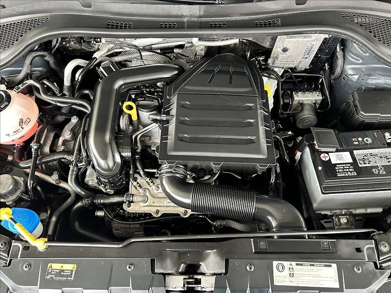 Škoda Fabia 1,0   TSI 70kW,SERVISKA,PŮVOD - fotka 21 z 23