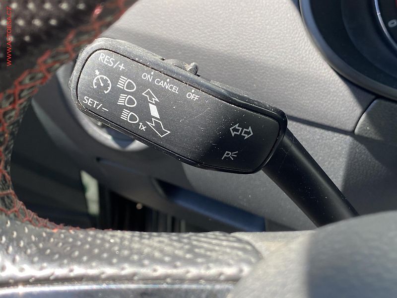 Škoda Octavia (2017) 2.0 TDi, RS, LED, navi - fotka 13 z 17