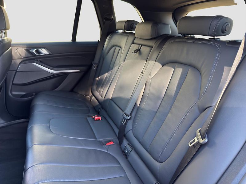 BMW X5 xDrive30d - fotka 15 z 21