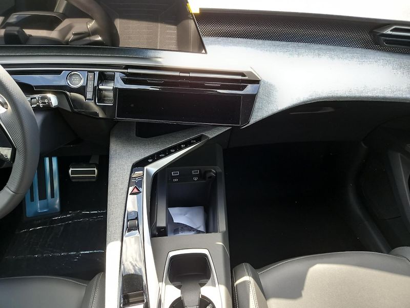 Peugeot 5008 (2026) GT Summer blue 145k e-DCS6 - fotka 26 z 39