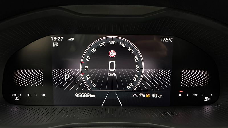 Škoda Scala 1.0 TSI DSG Top Selection - fotka 10 z 26