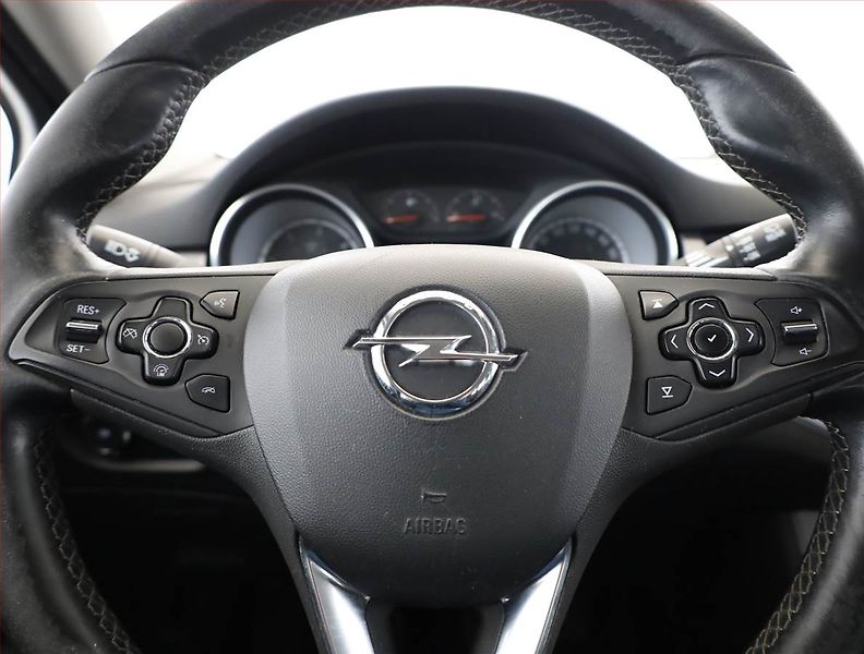 Opel Astra (2016) Enjoy 1.6 CDTI, Tempomat - fotka 8 z 15