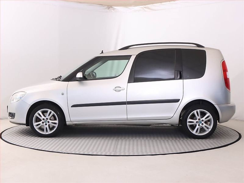Škoda Roomster (2007) 1.6 16V, Park. senzory - fotka 3 z 16