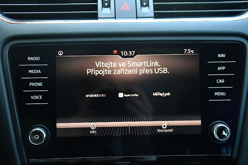 Škoda Octavia 1.4G-TEC LED DSG NAVI PDC - fotka 28 z 35