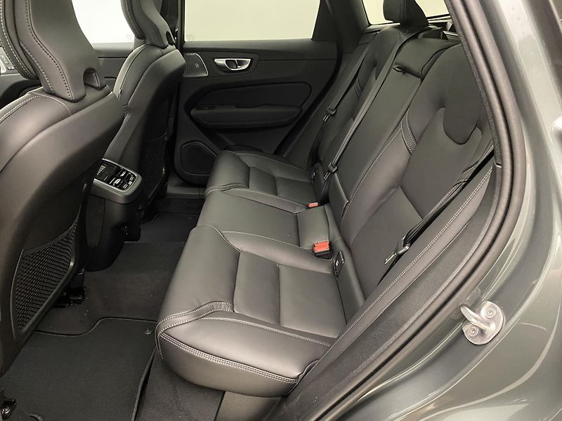 Volvo XC60 B5 AWD ULTRA CZ 1.maj - fotka 6 z 52