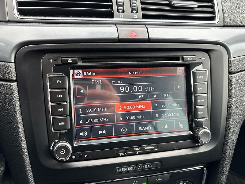 Škoda Superb DSG - fotka 19 z 25