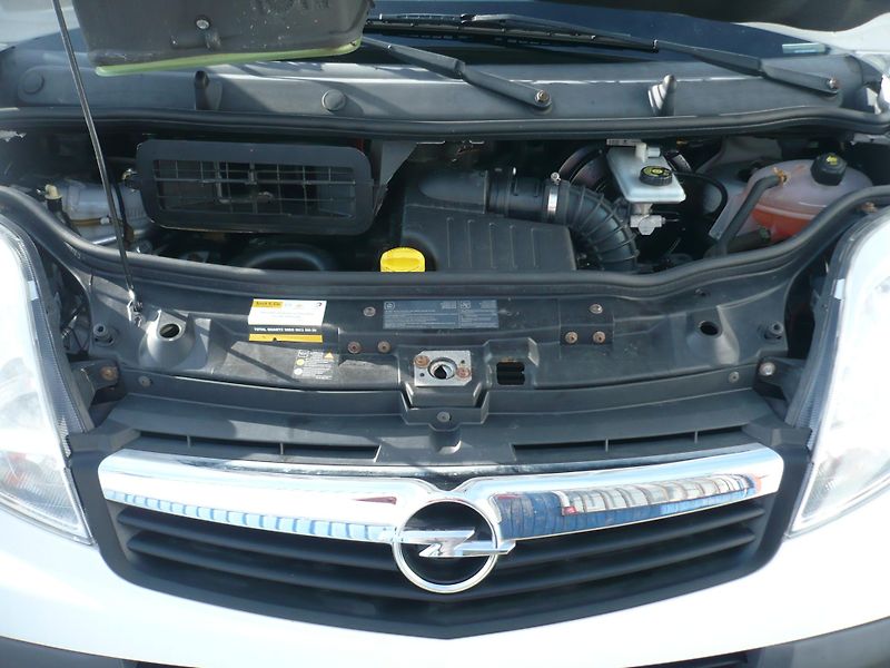 Opel Vivaro 2.0DCI L1H1 Klima - fotka 22 z 24