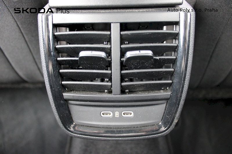 Škoda Kamiq (2025) 1.0 TSI 85 kW Selection - fotka 25 z 25