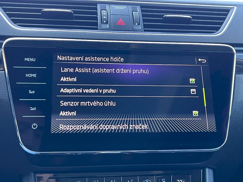 Škoda Superb (2018) L&K 2.0 TDI 140kW DSG 4x4 Comb - fotka 17 z 35