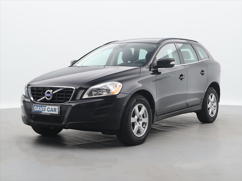 Volvo XC60 2,4 D3 120kW Momentum AWD AUT - fotka 3 z 33