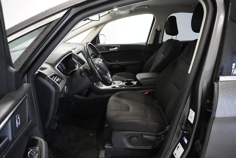 Ford S-MAX 2.0 140 kW TITANIUM,139 000KM - fotka 11 z 30