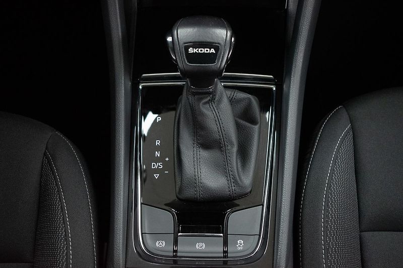 Škoda Karoq 2.0 TDI DSG*ACC*KAMERA*DPH* - fotka 22 z 39